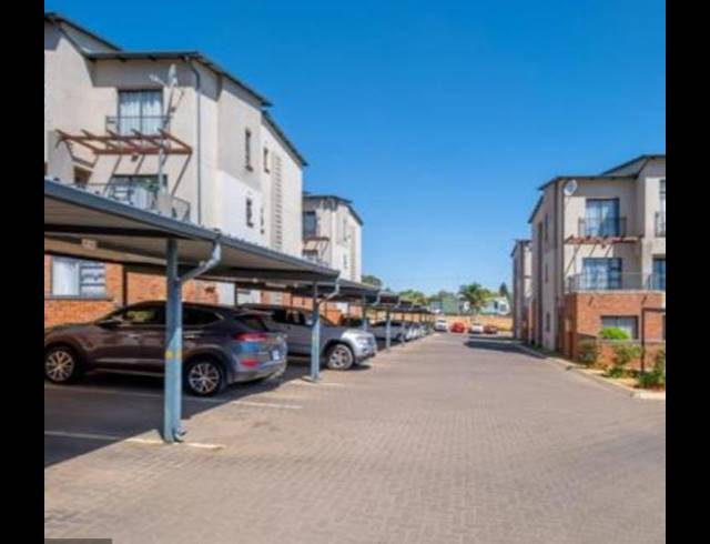 2 BEDROOM TOWNHOUSE FOR SALE IN BERGBRON